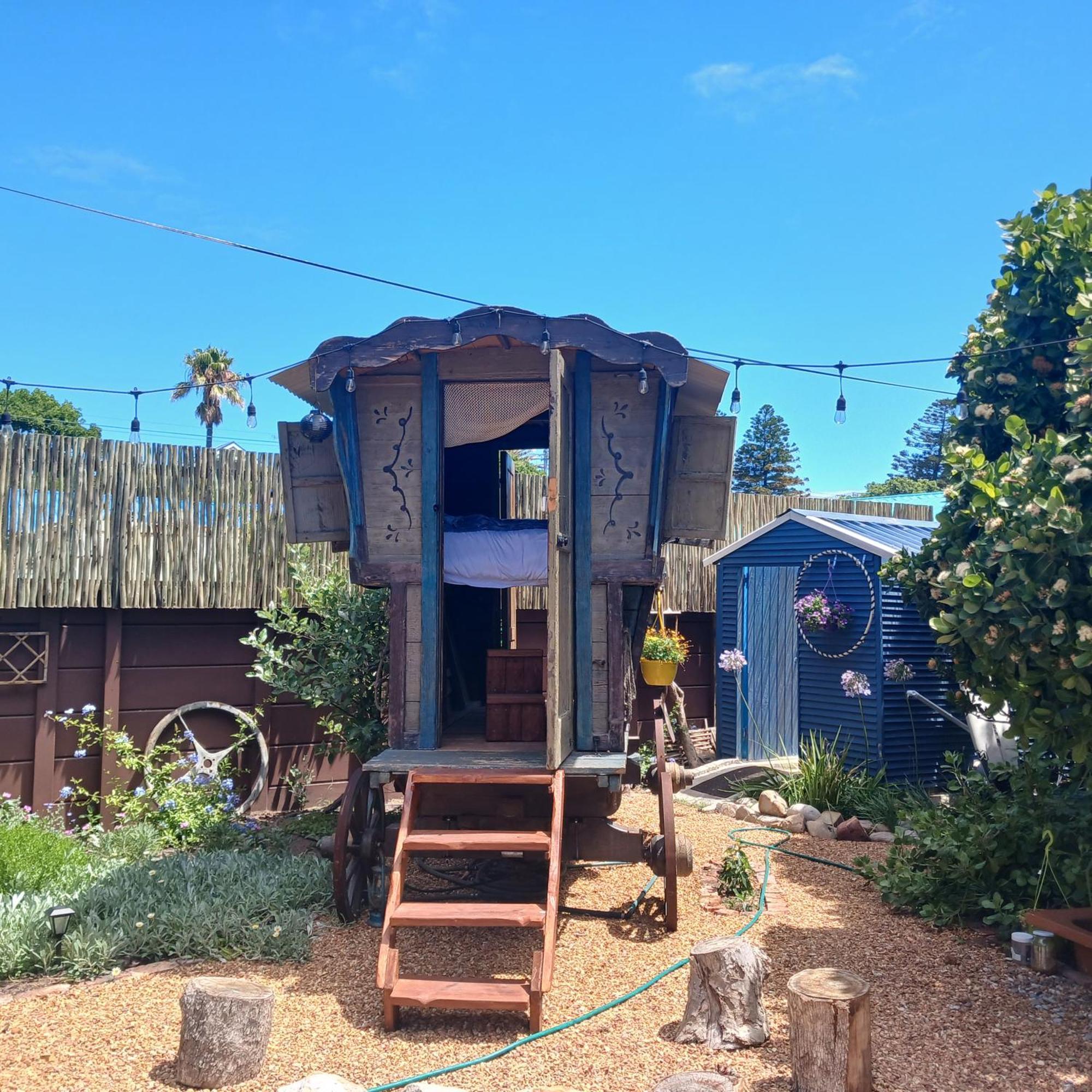 Gypsy Wagons, Arum Ave, Kommetjie *